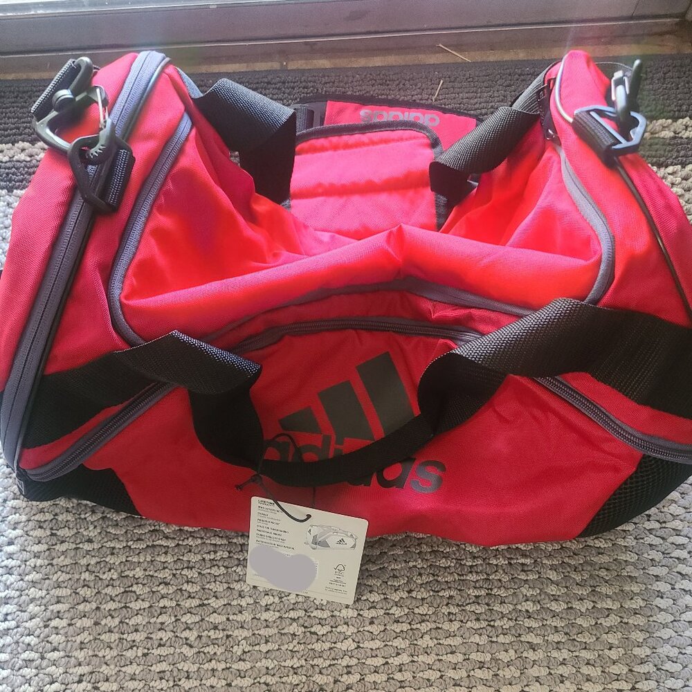 Adidas medium duffel bag